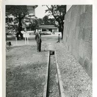 ｐ210　金沢城内で金屋石を使用した側溝