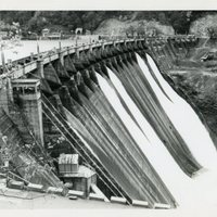ｐ471　庄川の放水量調節を行う小牧ダム